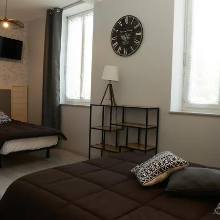 Hotel Route 137 Saint-Genis-de-Saintonge
